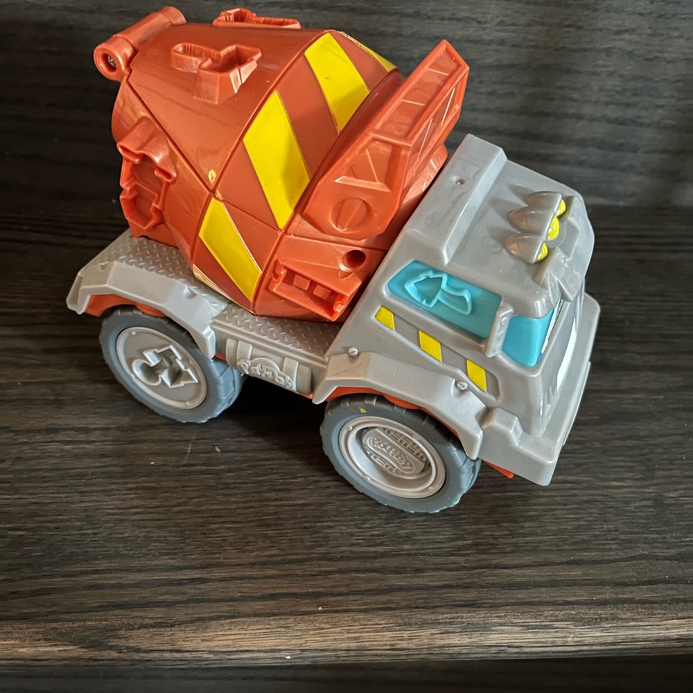 Play doh dump truck brand new